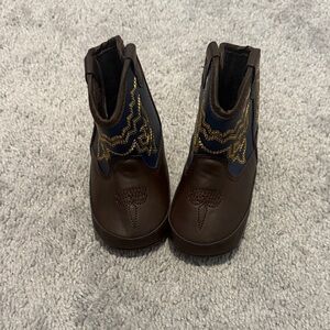 Ariat Kids Boots in Brown and Navy